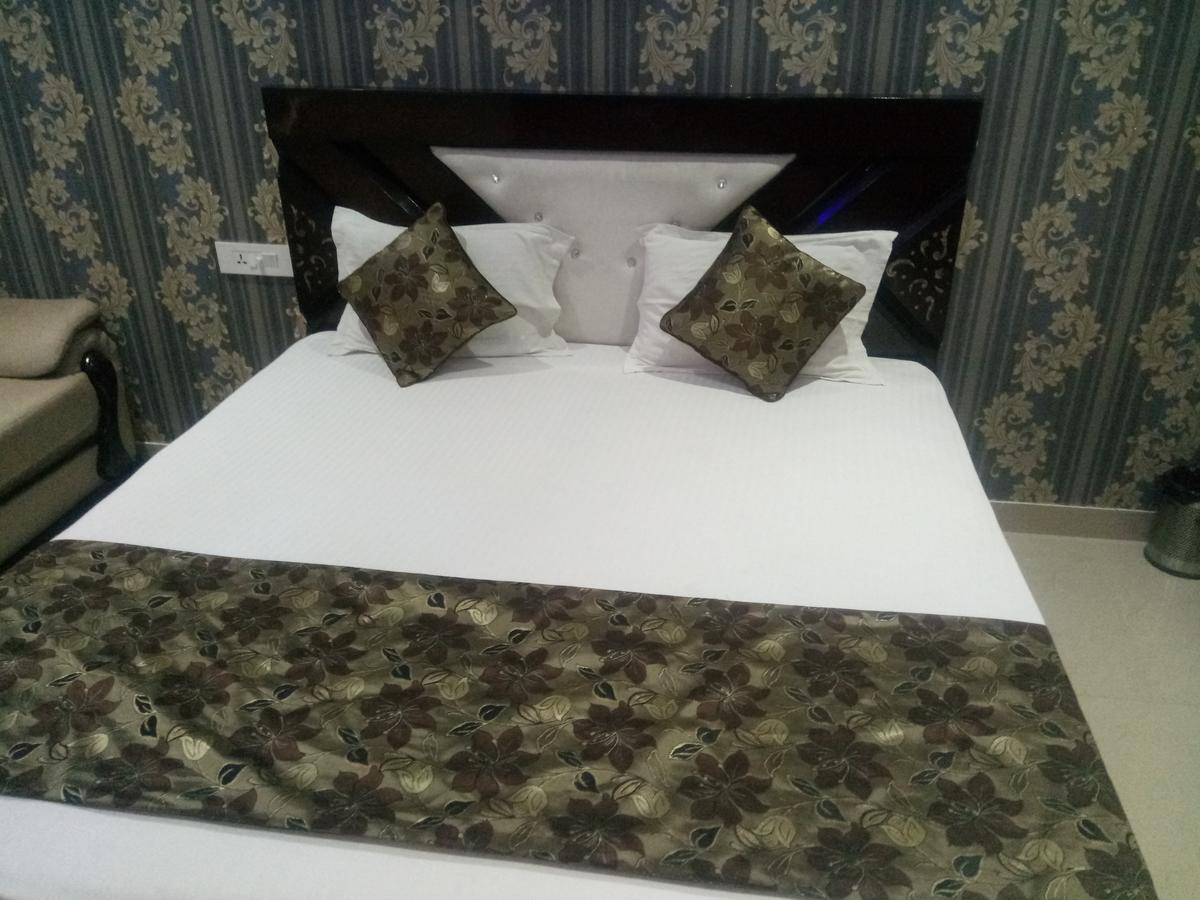 Anamsa Residency Hotel Vrindavan Exterior photo