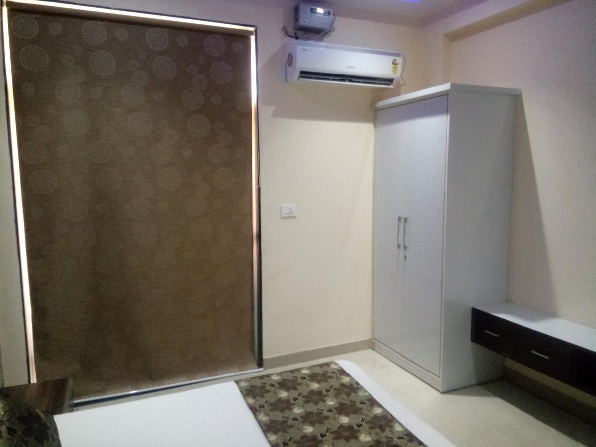 Anamsa Residency Hotel Vrindavan Exterior photo