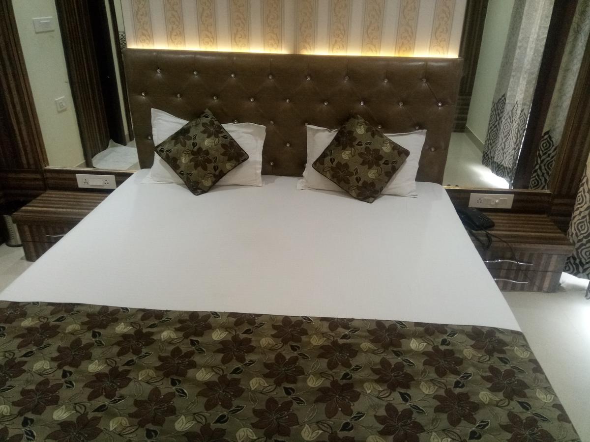 Anamsa Residency Hotel Vrindavan Exterior photo