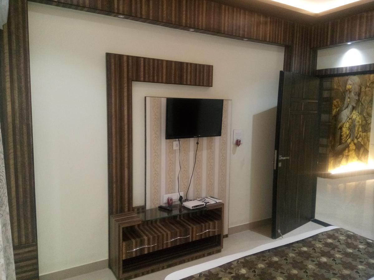 Anamsa Residency Hotel Vrindavan Exterior photo